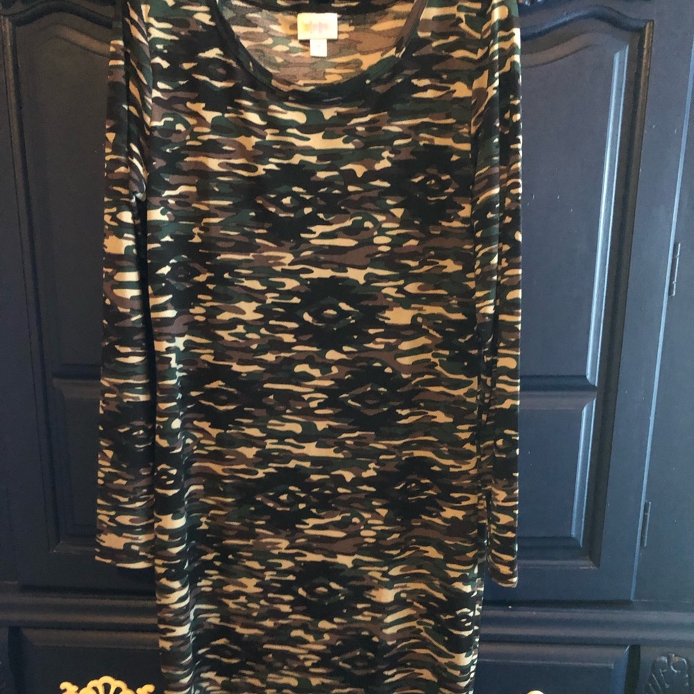 ALL LULAROE BOGO 50% OFF* BNWOT Lularoe Debbie Dress